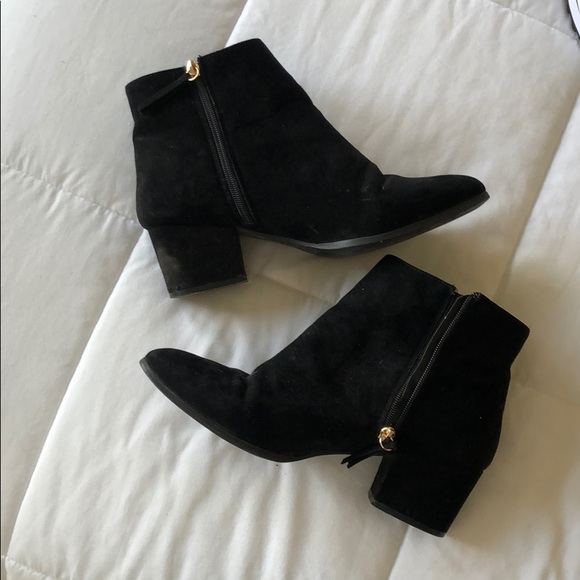 JustFab Shoes - Black suede boots